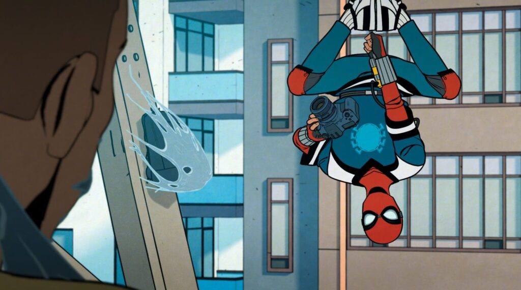 Spider-Man colgado de una telaraña en 'Tu amigo y vecino Spider-Man' | Disney+